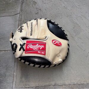 Rawlings Black and Cream Pancake Infield trainer glove